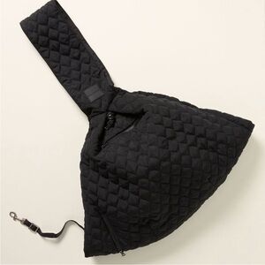 maxbone dog and cat sling by Anthro